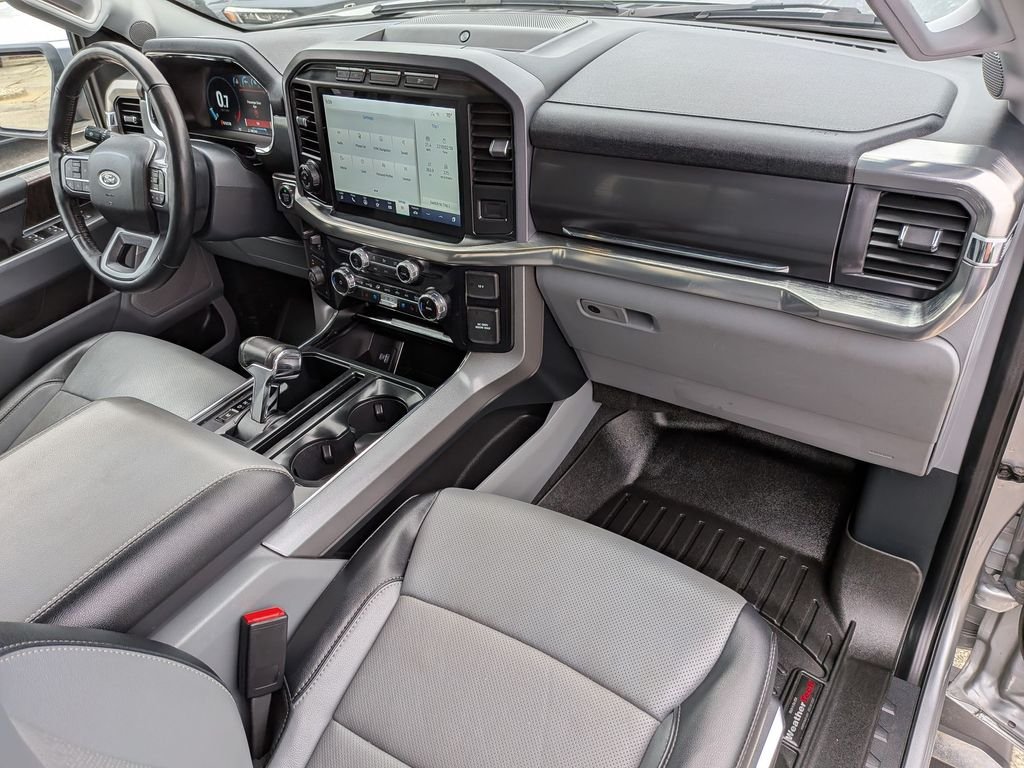 Used 2023 Silver Ford Lariat image 32