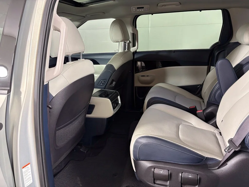Used 2025 White Kia SX Prestige image 41