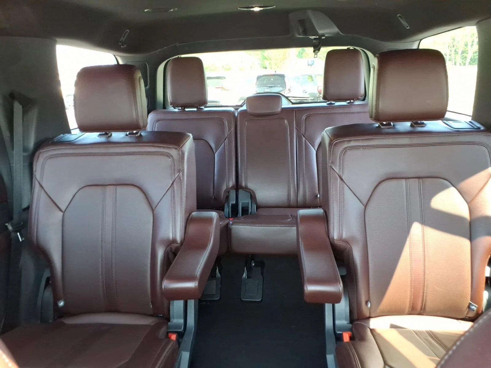 Used 2024  Ford Limited image 24