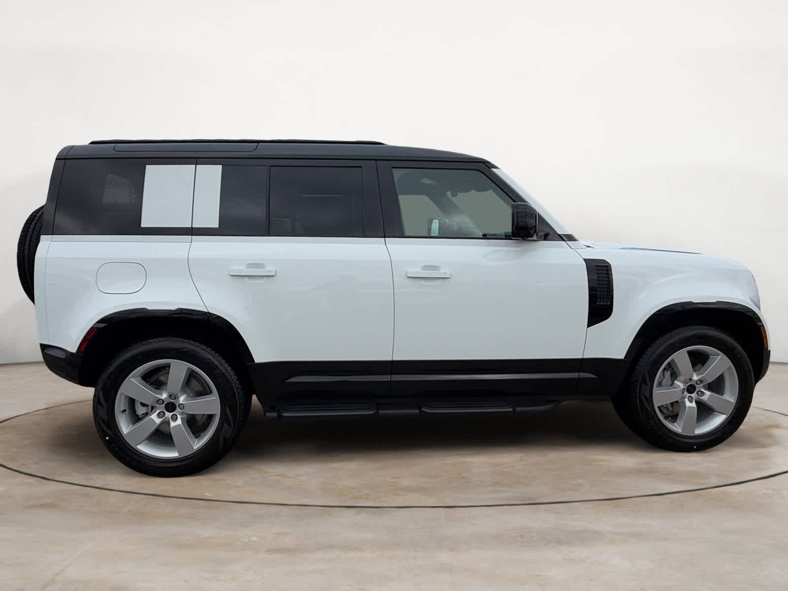 New 2026 Fuji White Land Rover X-Dynamic SE image 6