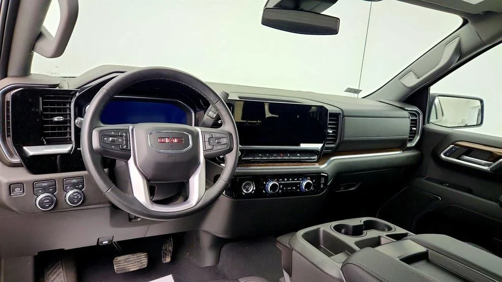 Used 2023 Onyx Black GMC 4WD Crew Cab 147