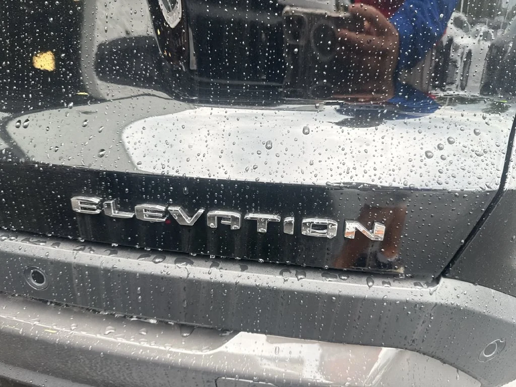 New 2027 Ebony Twilight Metallic GMC Elevation image 27