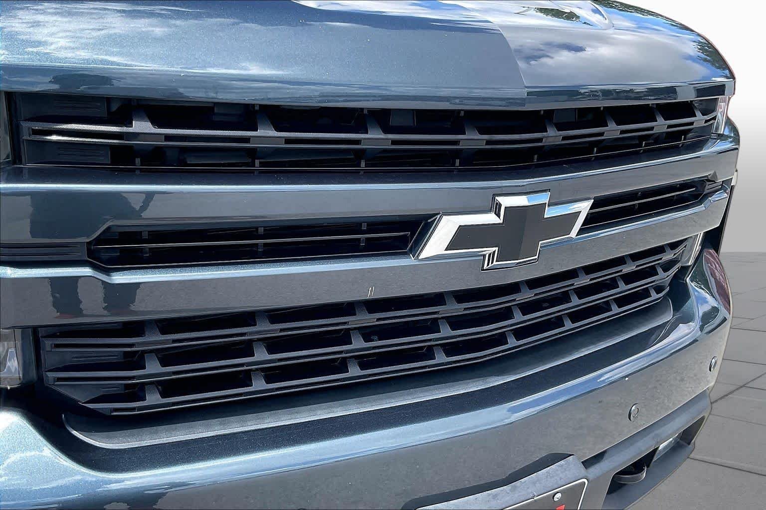 Used 2019 Shadow Gray Metallic Chevrolet RST image 29