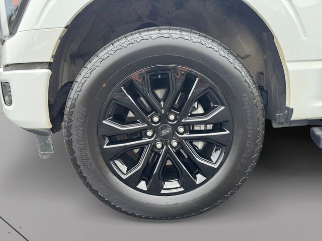 Used 2025 White Ford Lariat image 9