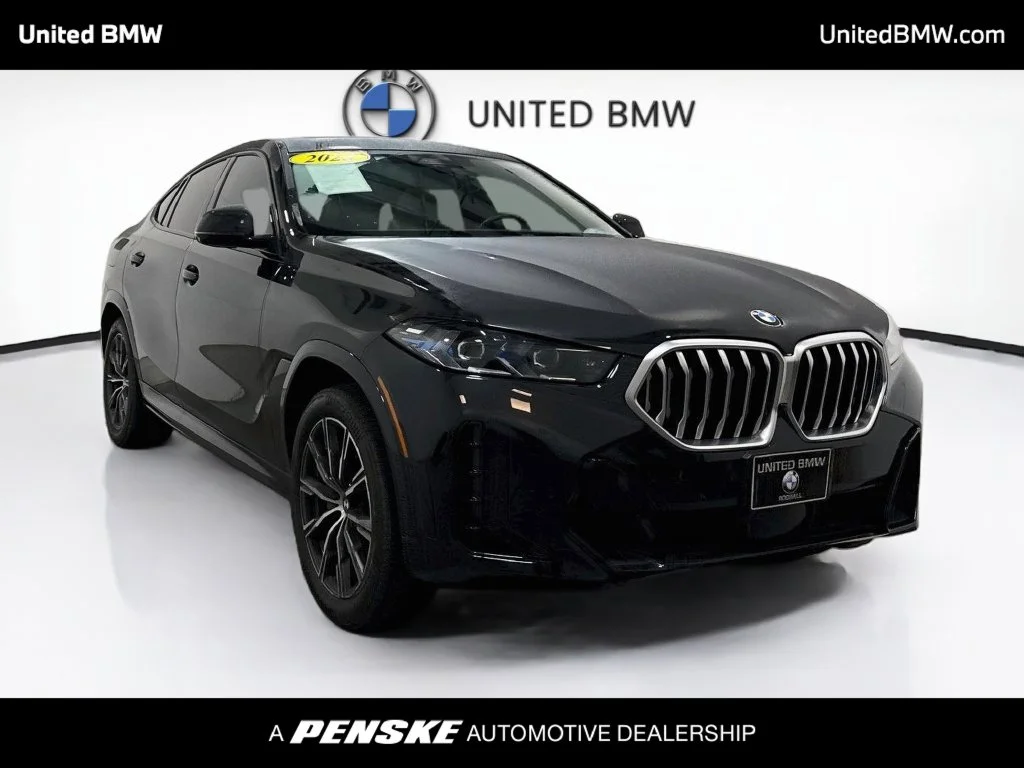 Certified Used 2025 Black Sapphire Metallic BMW xDrive40i image 3