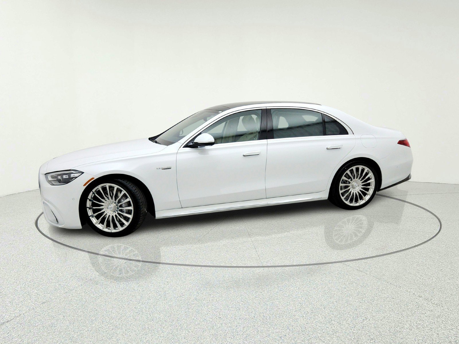 New 2026 MANUFAKTUR Moonlight White Metallic Mercedes-Benz AMG® S 63 E 4MATIC Sedan image 40
