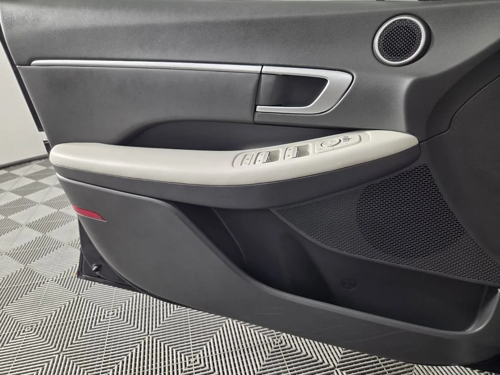 Used 2024 Carbon Blue Hyundai SEL image 19