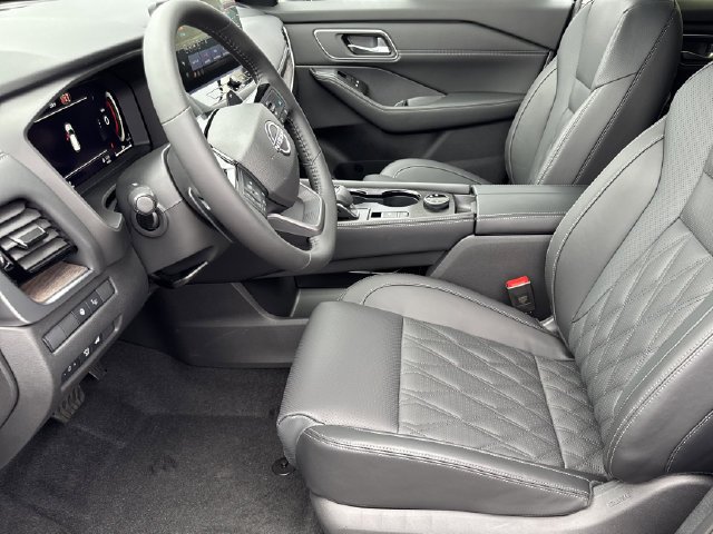 New 2026 Black Nissan Platinum image 9