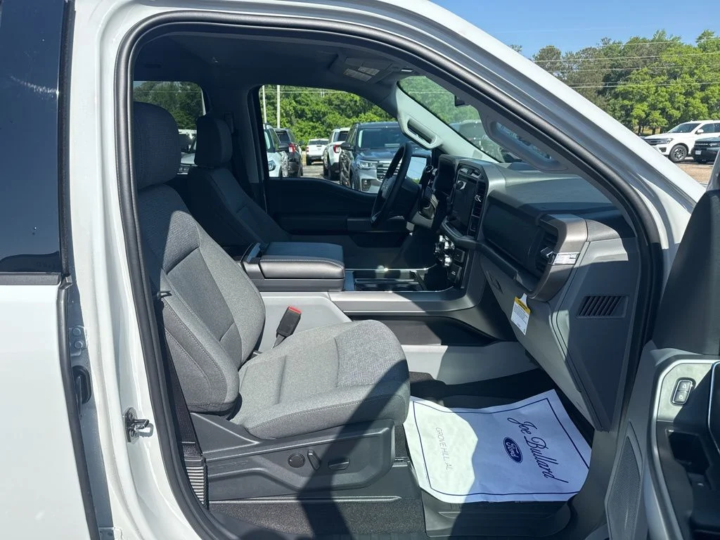 New 2026 Avalanche Ford XLT image 9