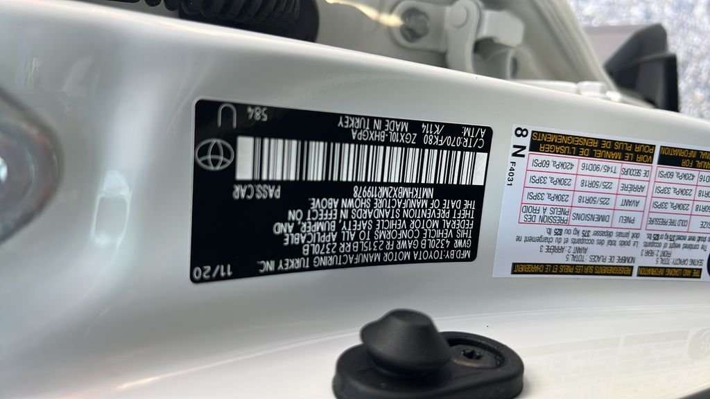 Used 2021 White Toyota XLE image 23