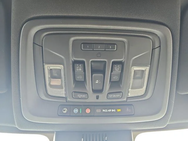 Used 2025 Gray Chevrolet ZR2 image 20