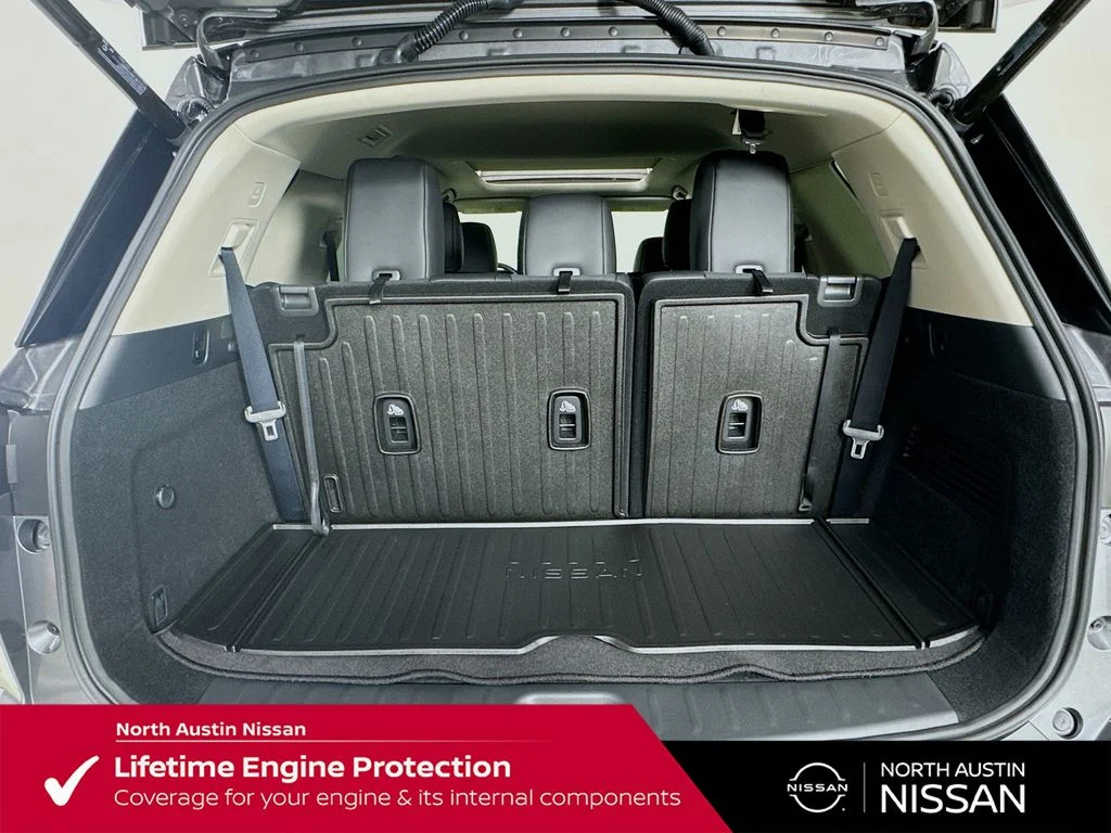 New 2026 Gray Nissan Platinum image 32