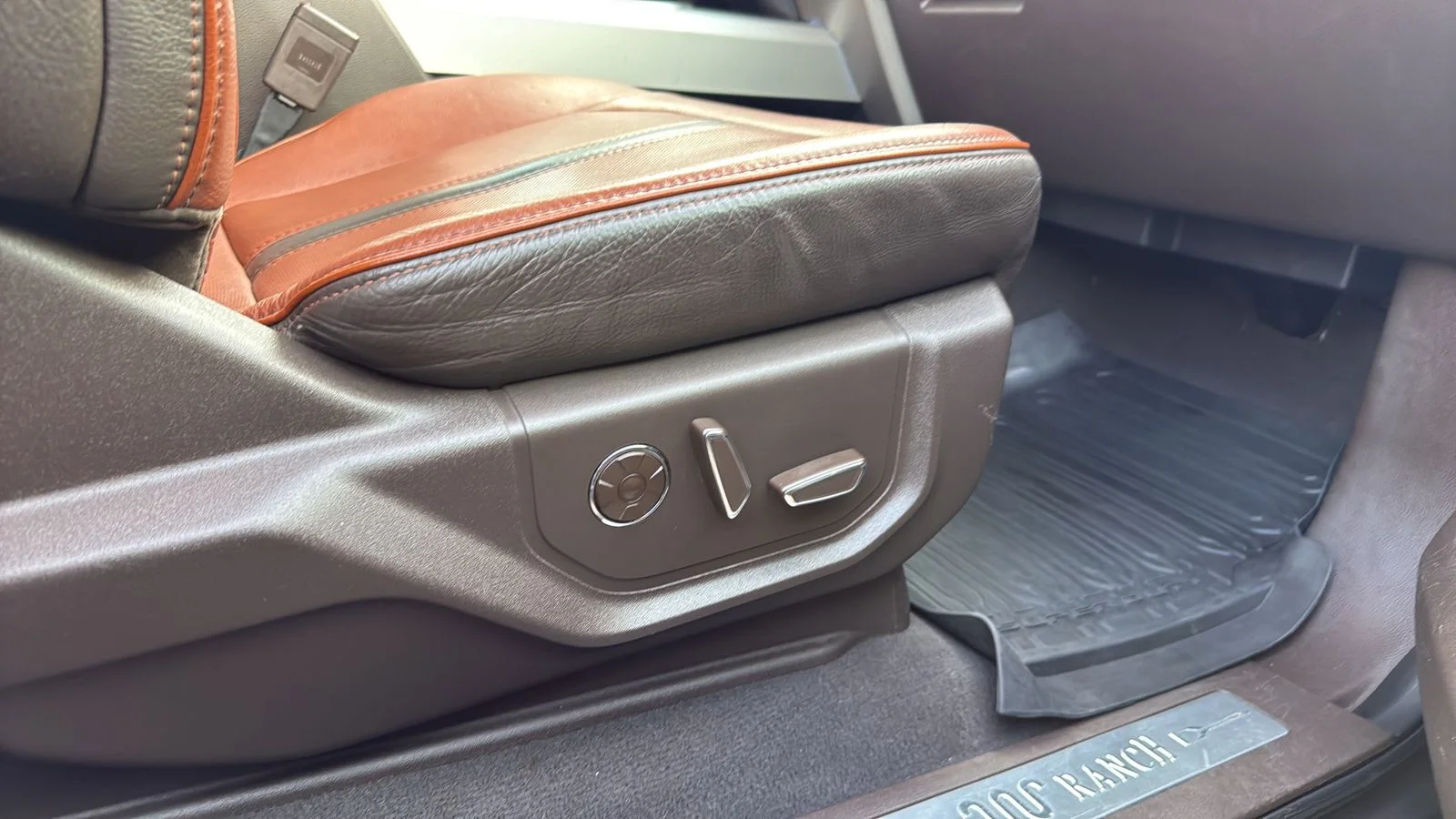 Used 2019 Gray Ford King Ranch image 24
