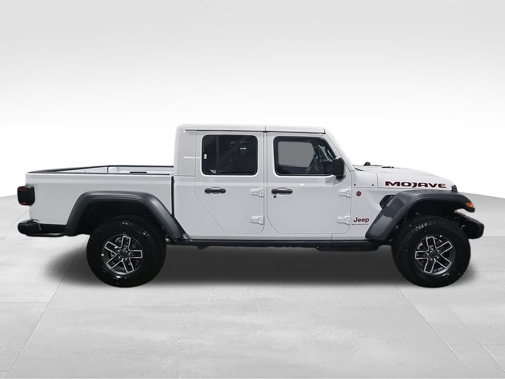 New 2026 Bright White Clear-Coat Exterior Paint Jeep Mojave image 9