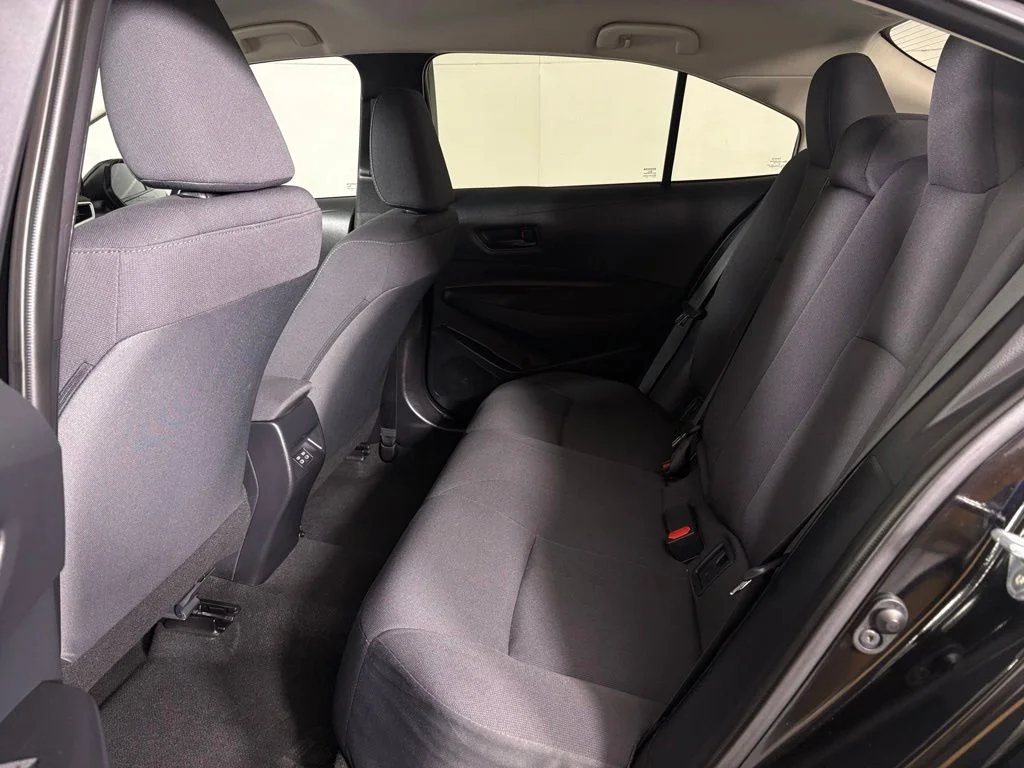 2025 Toyota Corolla LE - Photo 31