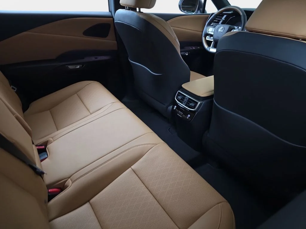 New 2026 Eminent White Pearl Lexus PREMIUM PLUS image 11