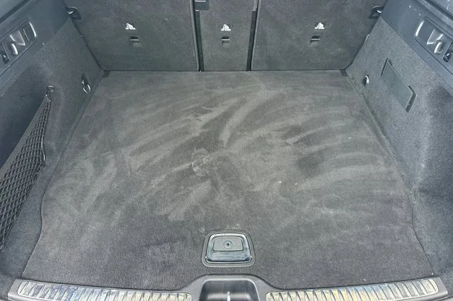 Used 2024  Mercedes-Benz GLC 300 image 17