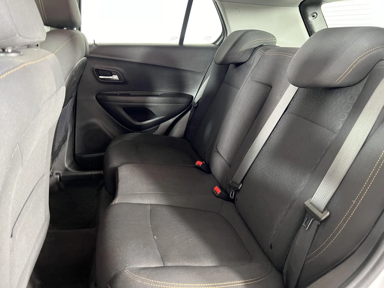 Used 2019 SUMMIT WHITE Chevrolet LS image 5