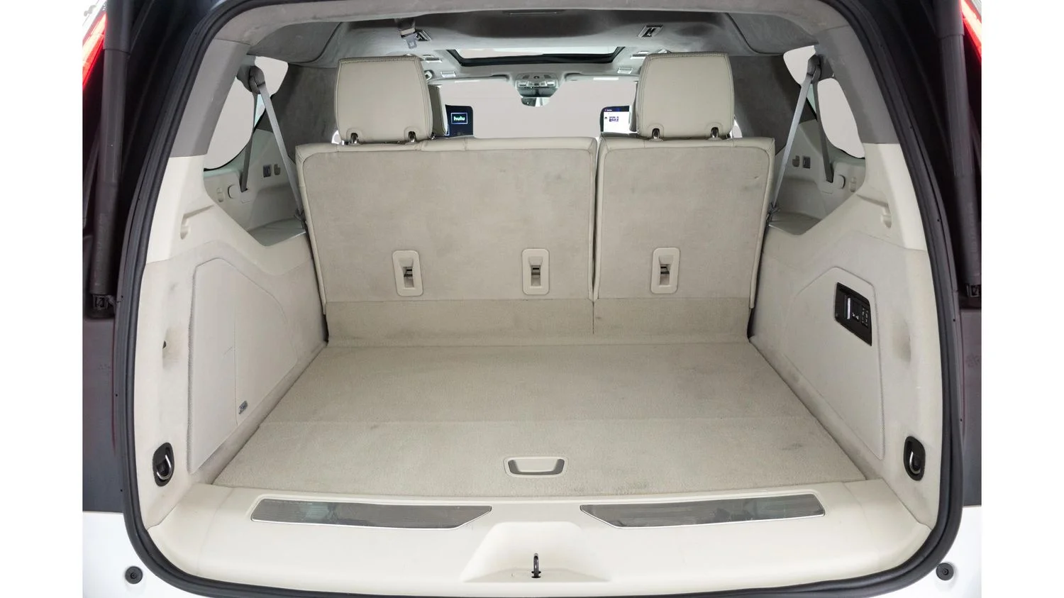 Certified Used 2024 White Cadillac Sport Platinum image 33