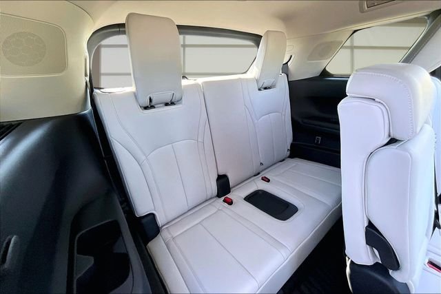 New 2027 WARM TITANIUM INFINITI LUXE image 28