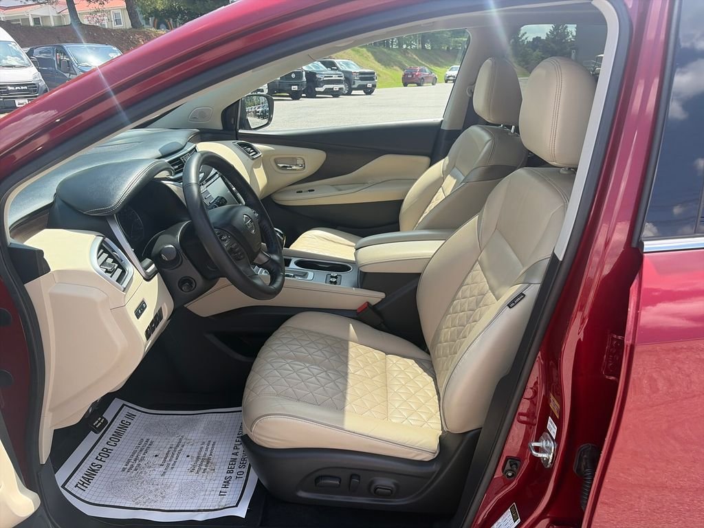 Used 2020 Cayenne Red Metallic Nissan Platinum image 10