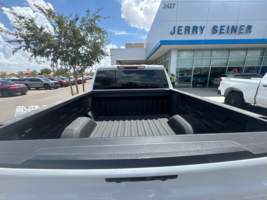 Used 2026 Summit White Chevrolet Custom Trail Boss image 5