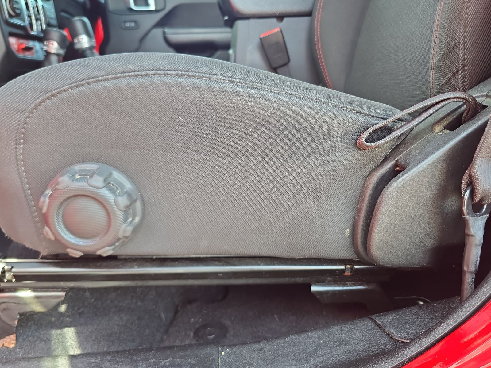 Used 2018 Red Jeep Unlimited Rubicon image 15