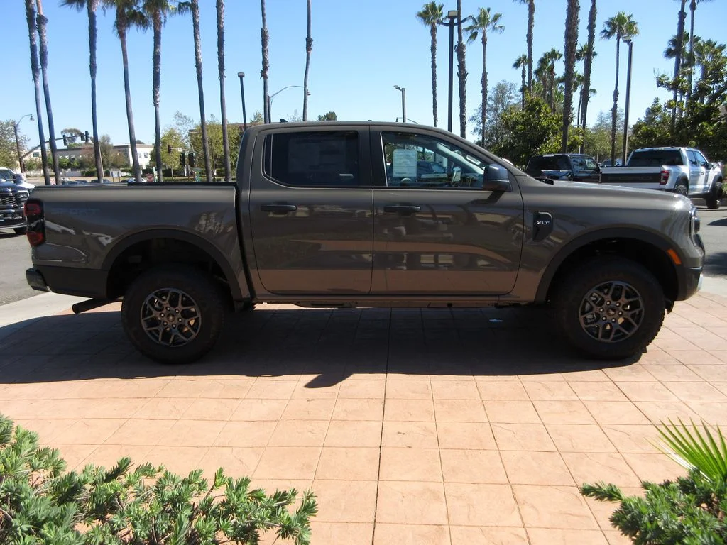 New 2026 Marsh Gray Ford XLT image 5