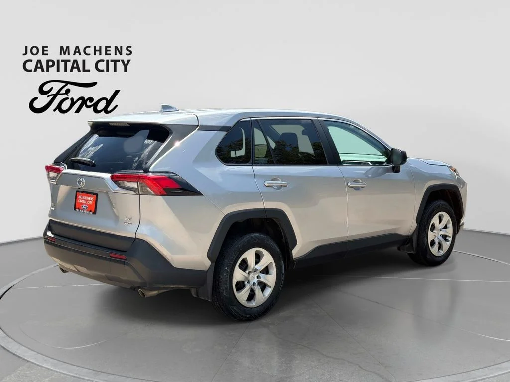 Used 2022 Silver Sky Metallic Toyota LE image 5