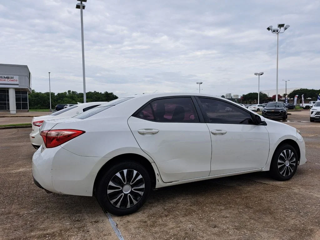 Used 2018 White Toyota LE image 5