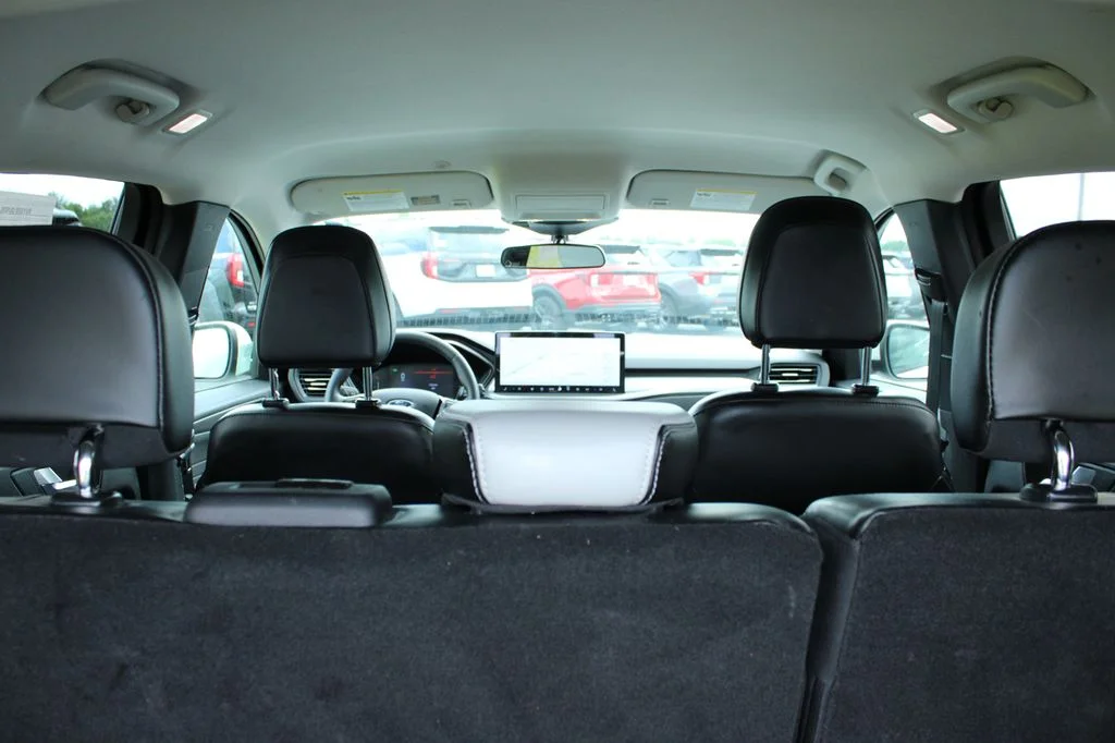 Used 2024 White Metallic Ford Base image 10