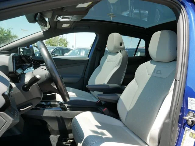 Certified Used 2021 Blue Volkswagen Pro S image 33