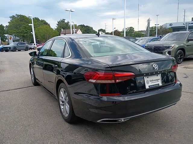 Used 2020 Black Volkswagen 2.0T SE image 6