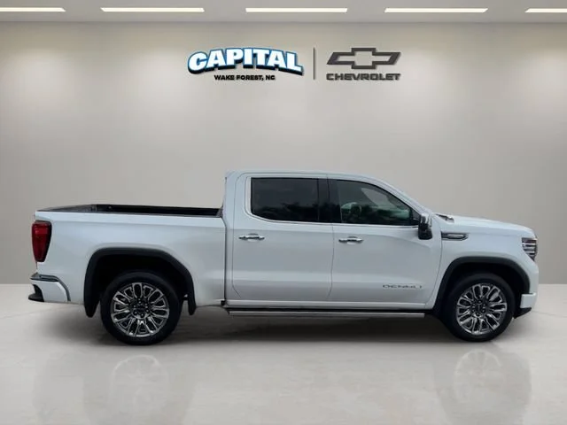 Used 2023 White Frost Tricoat GMC Denali Ultimate image 6
