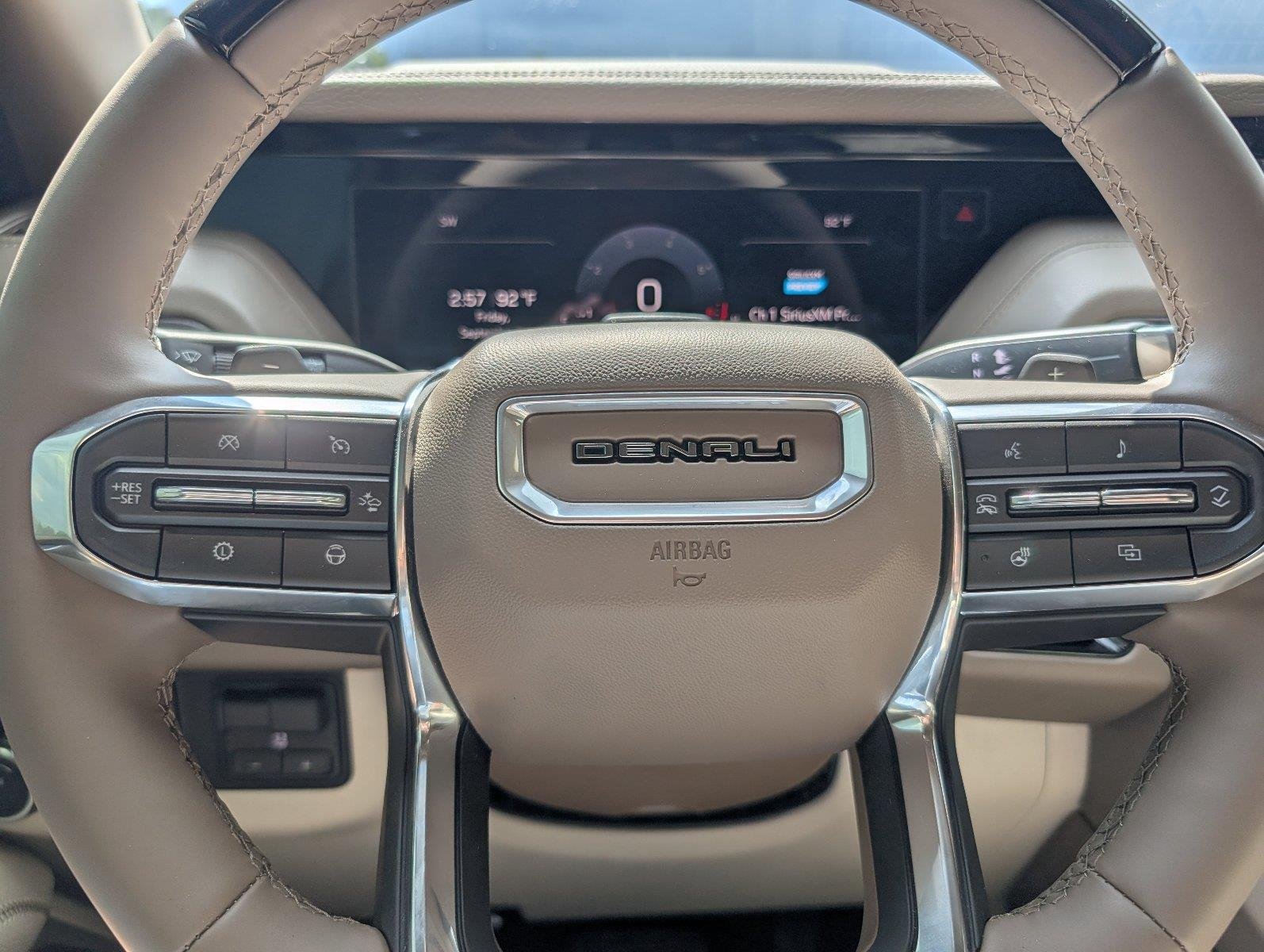 Used 2025 White Frost Tricoat GMC Denali image 20