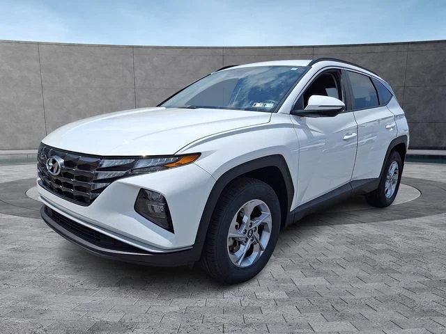 Used 2023 White Hyundai SEL image 5