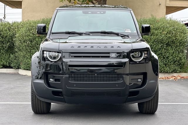 New 2026 Santorini Black Land Rover S image 8