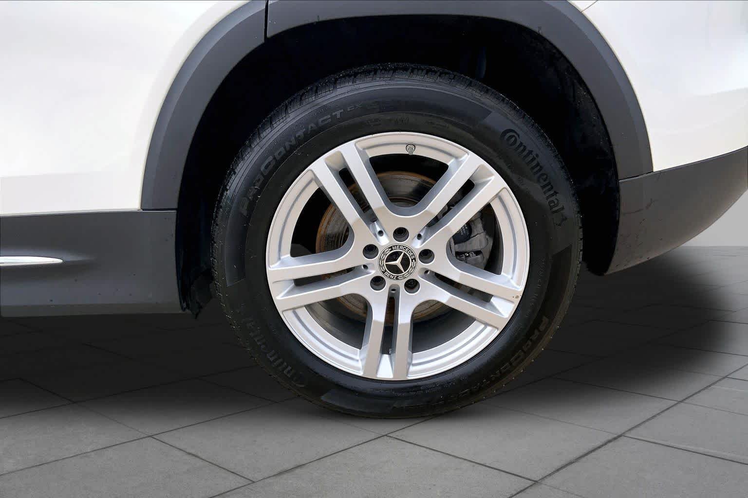 Used 2023 Polar White Mercedes-Benz GLB 250 image 11