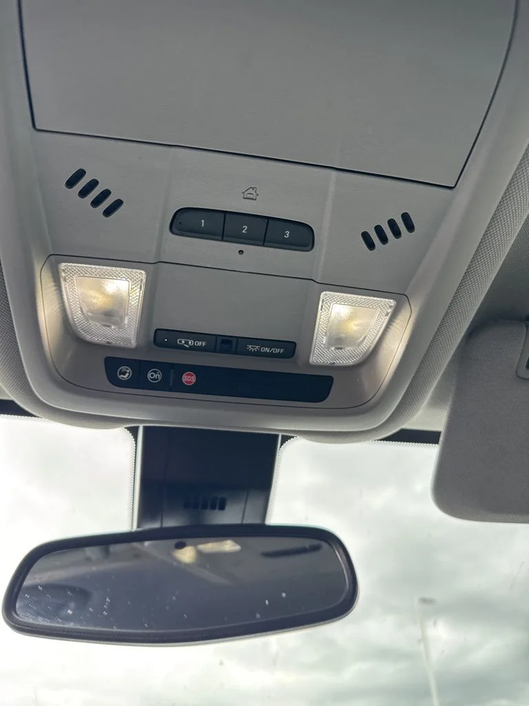 Used 2023 White GMC SLT image 18