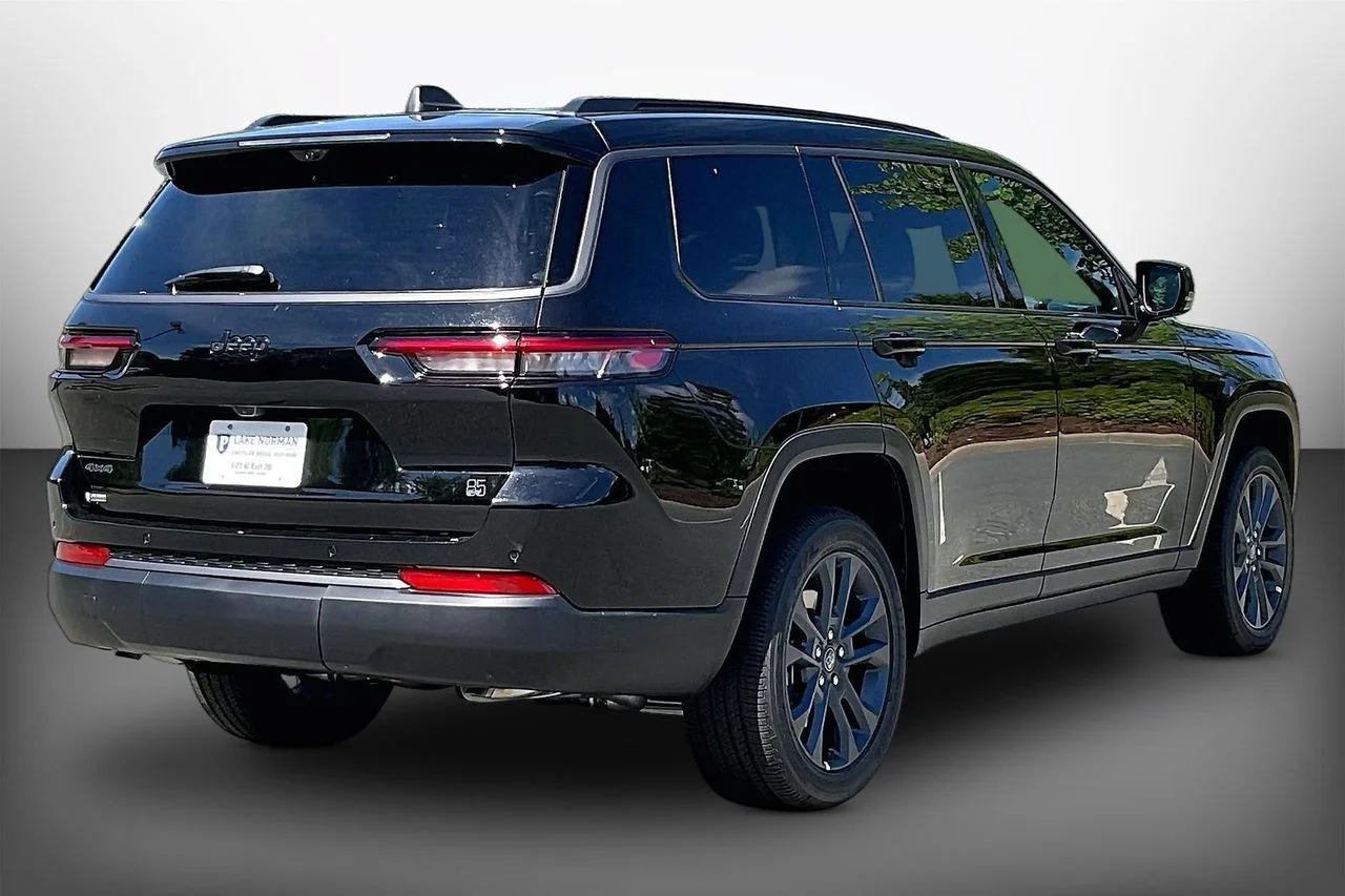 New 2026 Diamond Black Crystal Pearlcoat Jeep 85TH ANNIVERSARY EDITION image 8