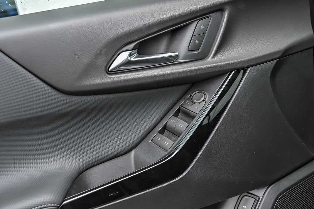 New 2027 Mosaic Black Metallic Chevrolet LT image 6
