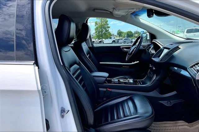 Used 2020 White Ford SEL image 28