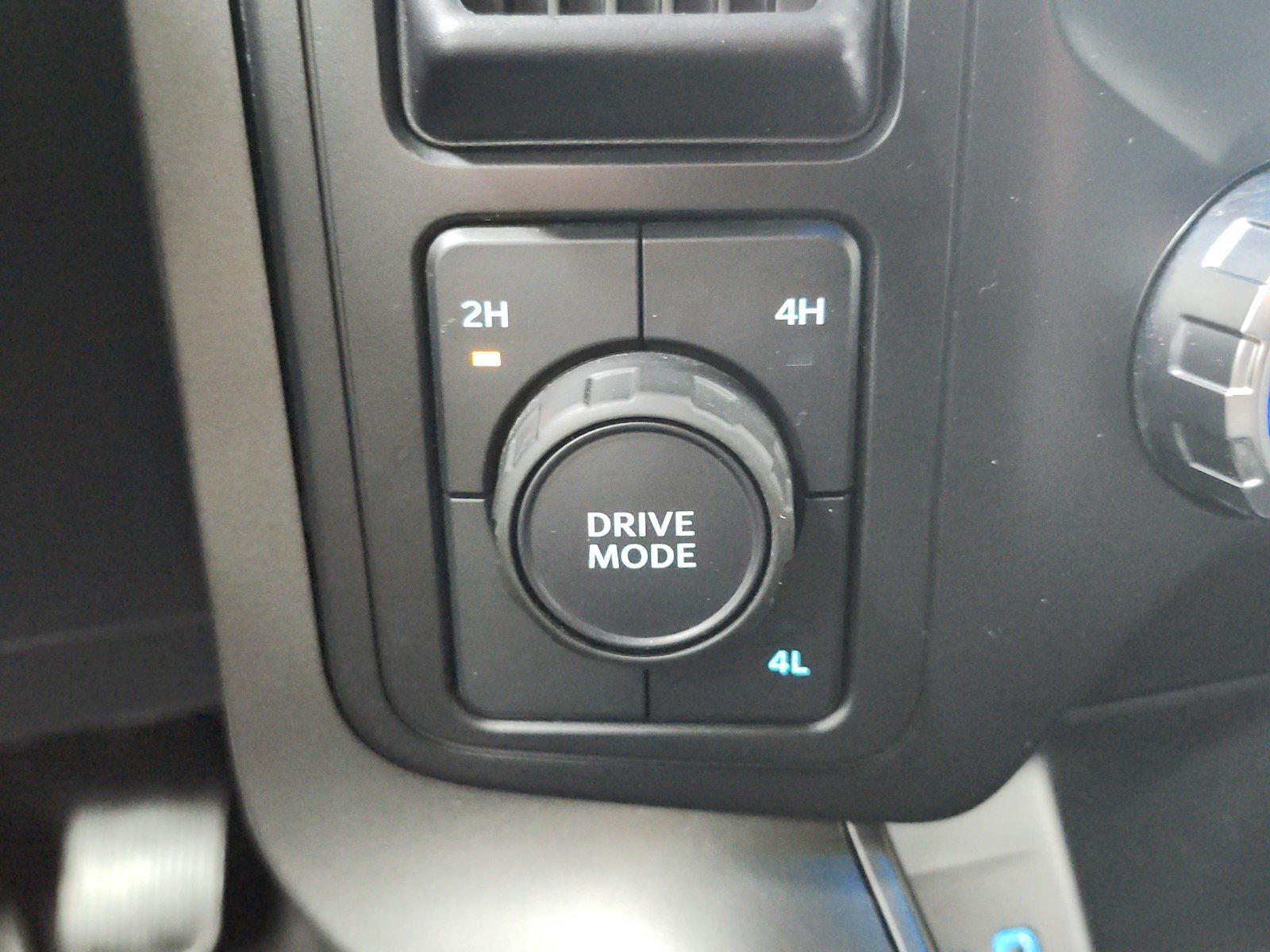 Used 2024 Gray Ford XLT image 27