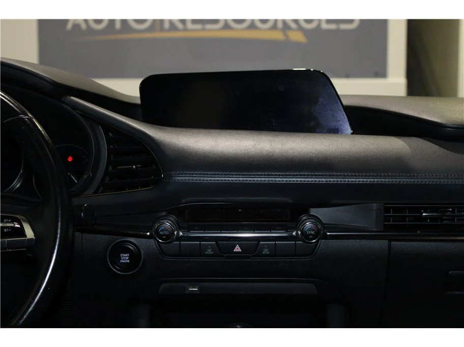 Used 2019 Deep Crystal Blue Mica Mazda Hatchback 4D image 15