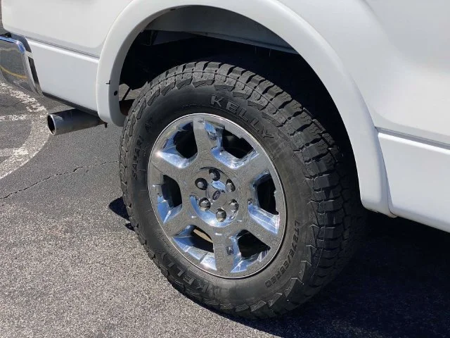 Used 2013 White Ford Lariat image 34