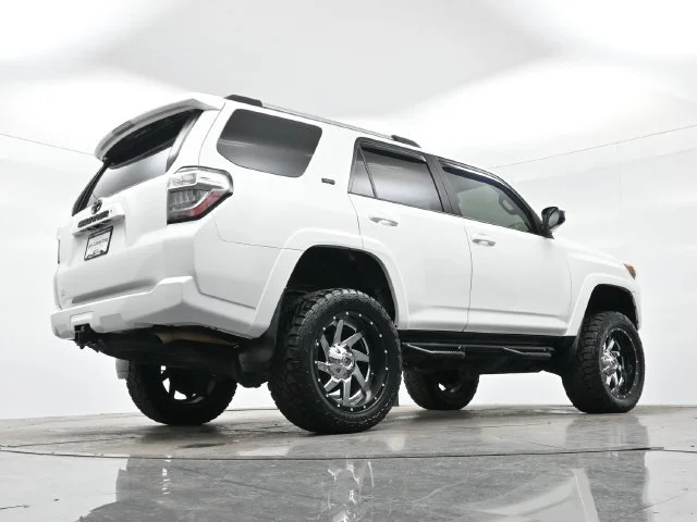 Used 2019 Super White Toyota SR5 image 29