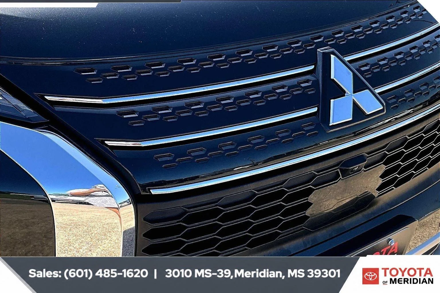 Used 2024 Black Diamond Mitsubishi SE image 22