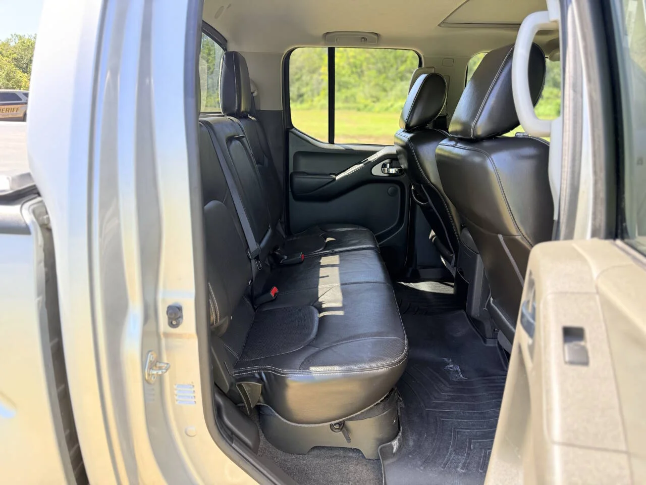 Used 2016 Silver Nissan PRO 4X 4x4 4dr Crew Cab 5 ft. SB Pickup 5A image 19