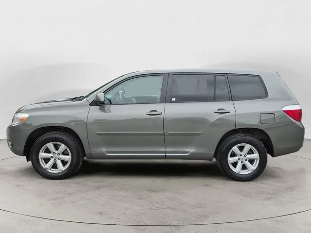 Used 2010 Green Toyota Base image 8
