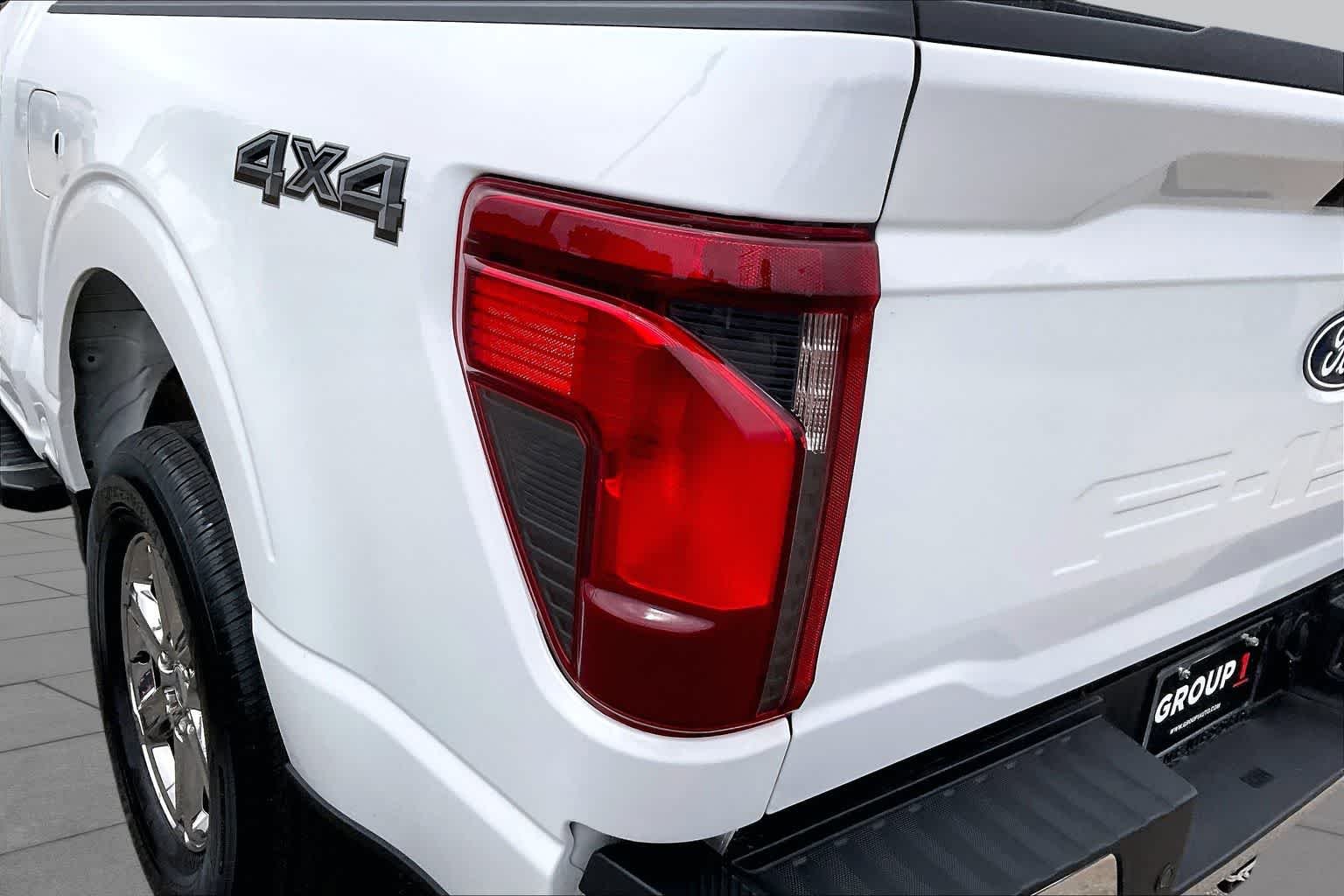 Used 2025 Oxford White Ford XLT image 28